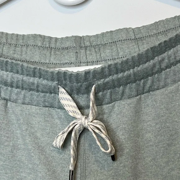 VUORI Women’s performance jogger Stormy Heather - Picture 6 of 11